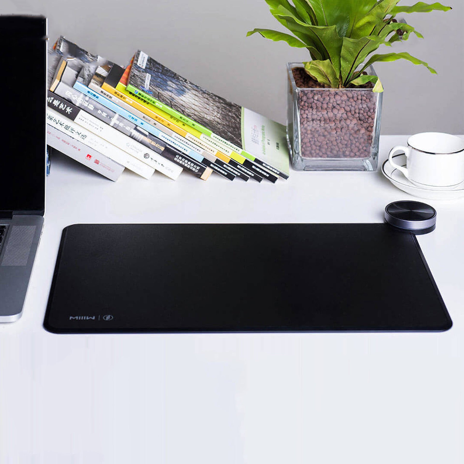 Wireless charging mouse pad